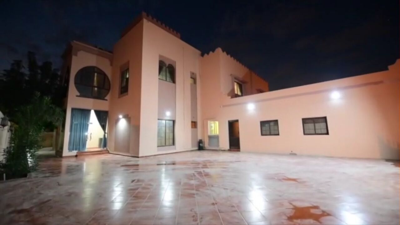 Manama, Apartments, Flats, Houses & Villas, BHD 1000/year,  6 BR,  6BR Villa For Rent