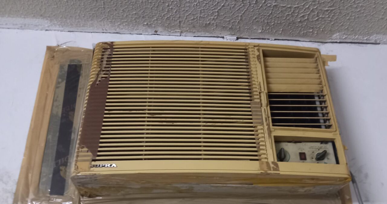 Manama, Air Conditioners, BHD 40,  AC FOR SALE - Air Conditioners