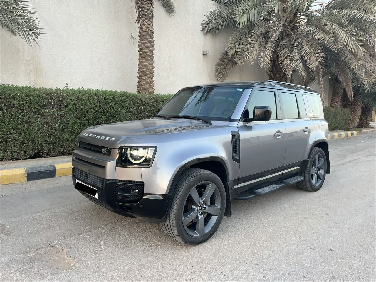 Riyadh, Vehicles, Cars & Trucks , SAR 188,  Land Rover Defender 110,  2020,  Automatic,  137000 KM,   HSE P400 I6