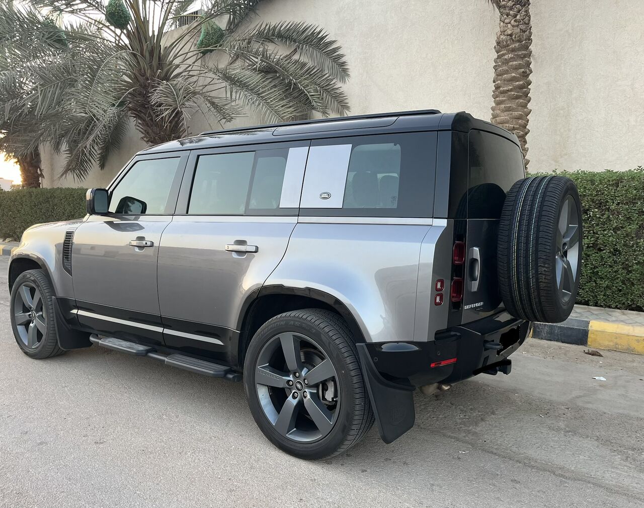 Riyadh, Vehicles, Cars & Trucks , SAR 188,  Land Rover Defender 110,  2020,  Automatic,  137000 KM,   HSE P400 I6
