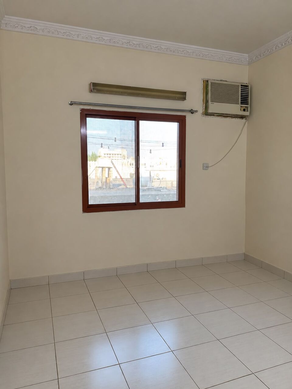 Salmaniya, Rooms for Rent, BHD 100/month,  Room Available For Rent