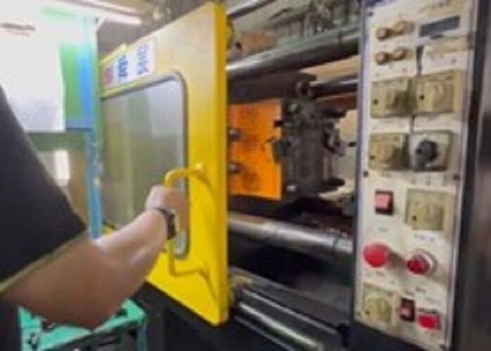 Taipei, Industrial Machinery, Plastic Injection Molding Company - Sheng Wang Mold & Plastics Industry Corp.