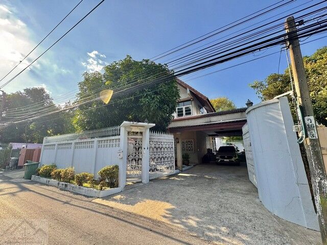 Bangkok, Real Estate For Sale, THB 82000000,  4 BR,  96 Sq. Feet,  3-storey Detached House For Sale, 96 Sq M., Sathorn-Narathiwat Area, City Center, Private