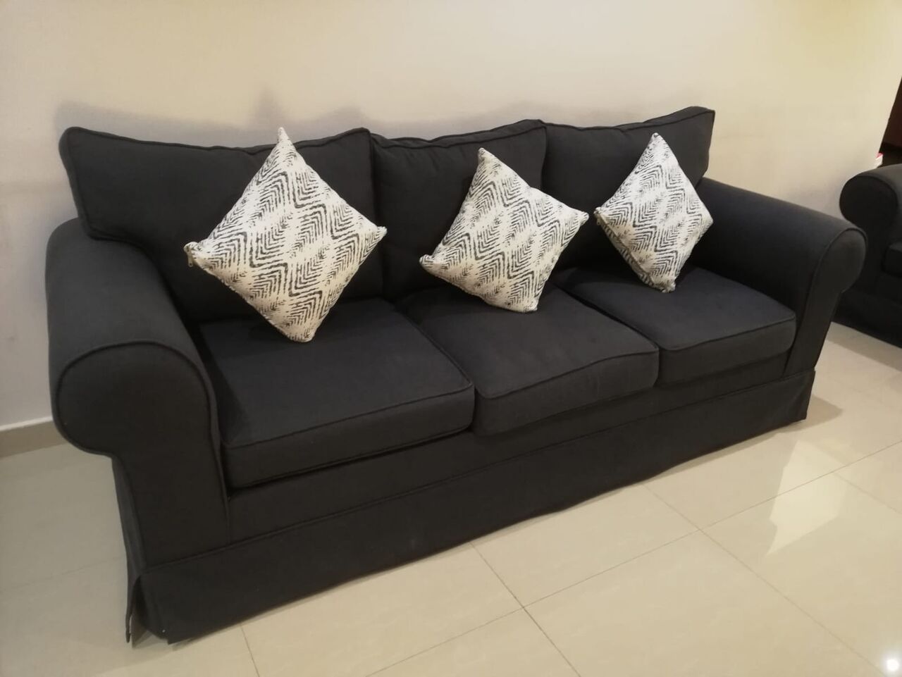 Al Yarmouk, Furniture, SAR 800,  7-Seater Sofa Set - FOr Sale