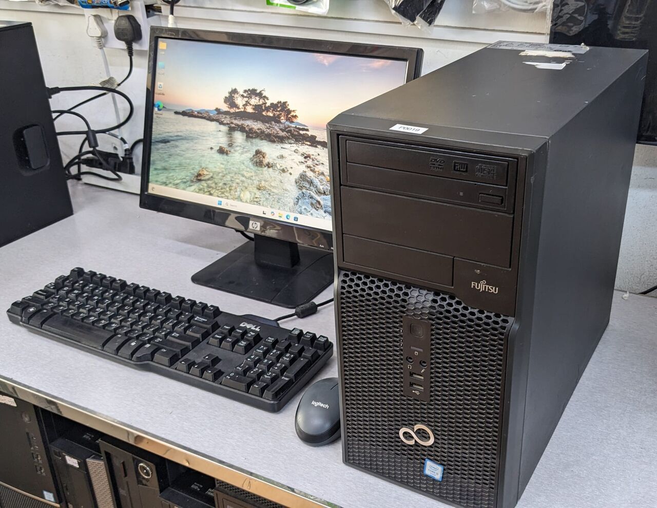 Manama, Computers, BHD 48,  Fujitsu Core I5 Computer Set 8GB RAM 120GB SSD 19" Monitor Win & Office Ready To Ues