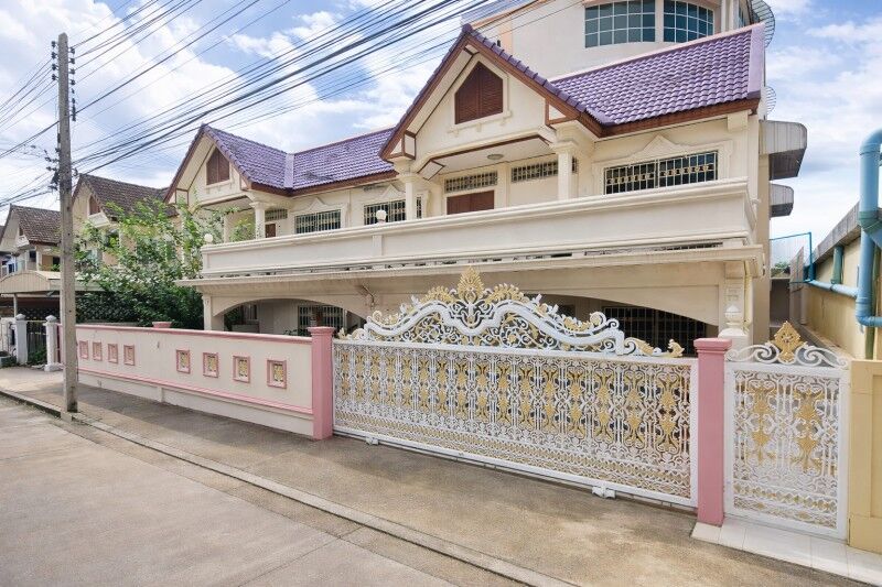 Bangkok, Villas, THB 29999,  100 Sq. Feet,  Sukhumvit Road, Na Kluea, Bang Lamung, 2-story Detached House, 3 Bedrooms, 3 Bathrooms,