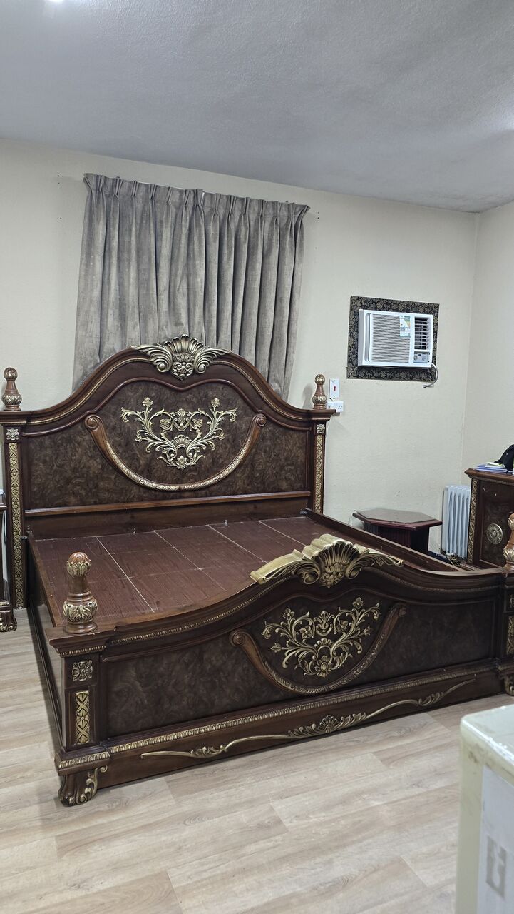 Jubail, Furniture, SAR 650,  Royal Bed With 6-Door Wardrobe (Good Quality).