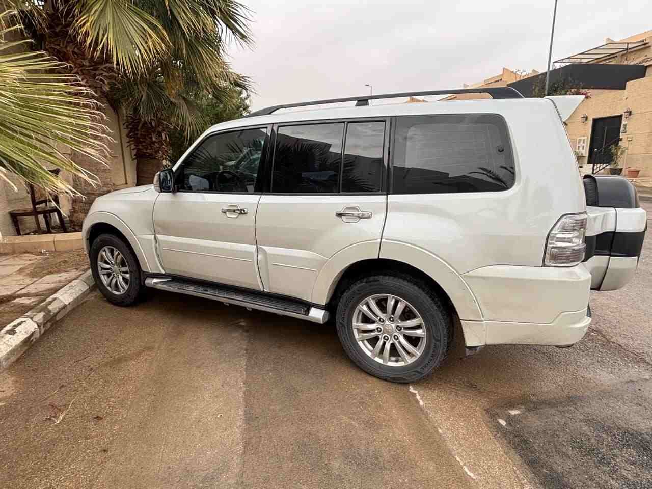 Khobar, Vehicles, Cars & Trucks , SAR 47000,  Mitsubishi Pajero,  2016,  Automatic,  214 KM,  SAR 47000, , , , 214K Km, GLS V6 3.8L 5 Door-Full Option