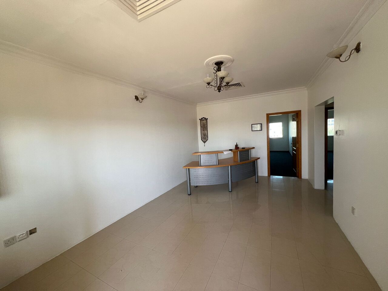 Zinj, Offices, BHD 550,  120 Sq. Meter,  Office For Rent In Zinj | Bright & Spacious | Well-Maintained Building