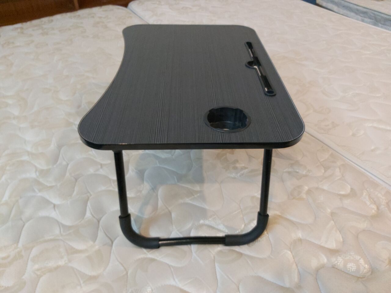 Riyadh, Computers, SAR 30,  SAR 30 - Laptop Table For Sale Unused