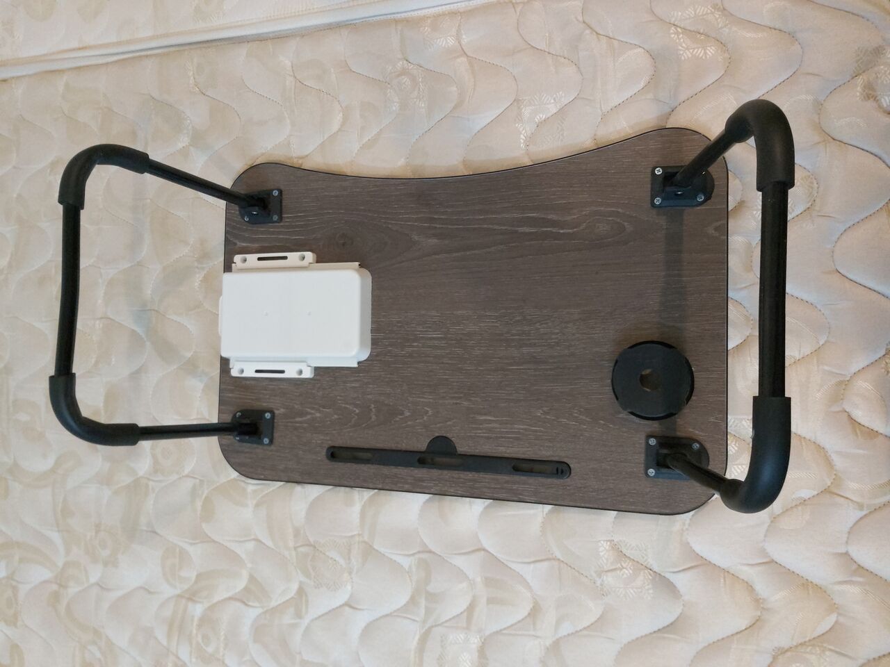 Riyadh, Computers, SAR 30,  SAR 30 - Laptop Table For Sale Unused