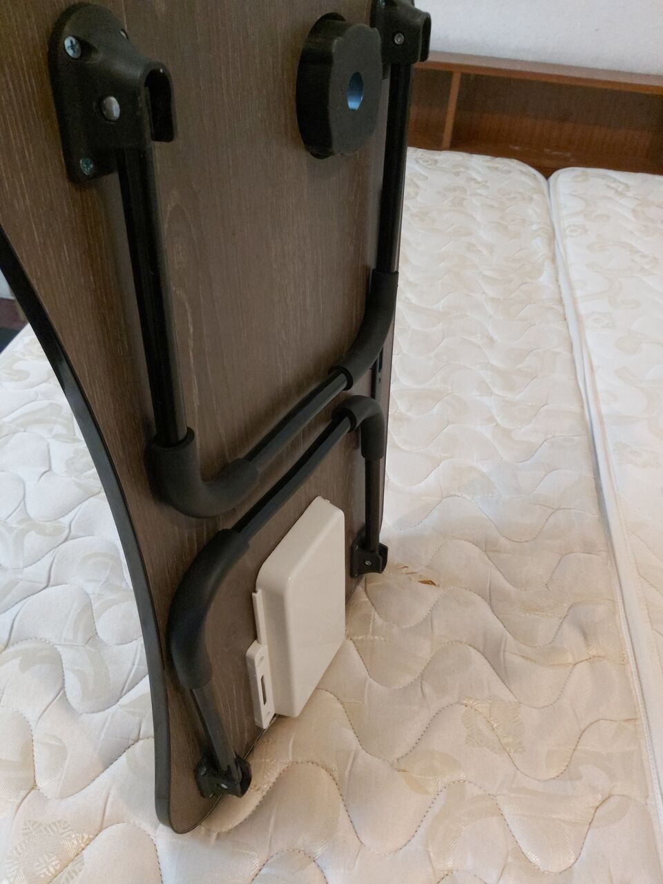 Riyadh, Computers, SAR 30,  SAR 30 - Laptop Table For Sale Unused