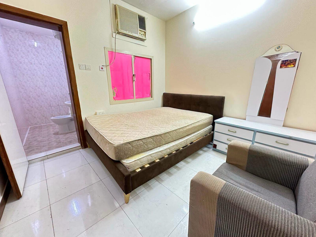 Gudaibiya, Apartments, Flats, Houses & Villas, BHD 250/month,  2 BR,  Gudaibiya:- 2BHK Semi-Furnished Flat On Rent With EWA.  Bd 250/- With Ewa.