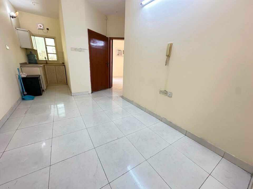 Gudaibiya, Apartments, Flats, Houses & Villas, BHD 250/month,  2 BR,  Gudaibiya:- 2BHK Unfurnished Flat On Rent With A/Cs.  Bd 250/- With Ewa.