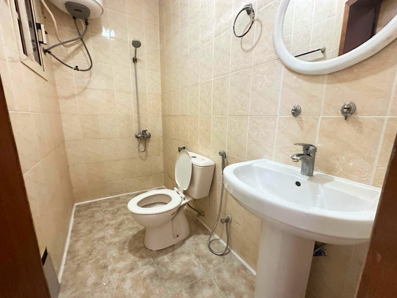 Gudaibiya, Apartments, Flats, Houses & Villas, BHD 250/month,  2 BR,  Gudaibiya:- 2BHK Unfurnished Flat On Rent With A/Cs.  Bd 250/- With Ewa.