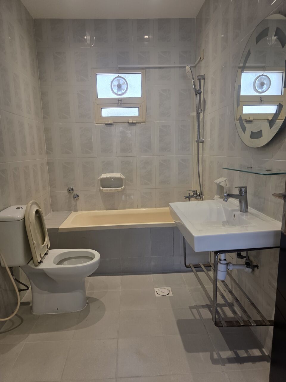 Zinj, Villas, BHD 600,  @2BATHROOM Hall Kitchen With Electricity Balcony Car Parking Swimming Pool Villa For Rent
