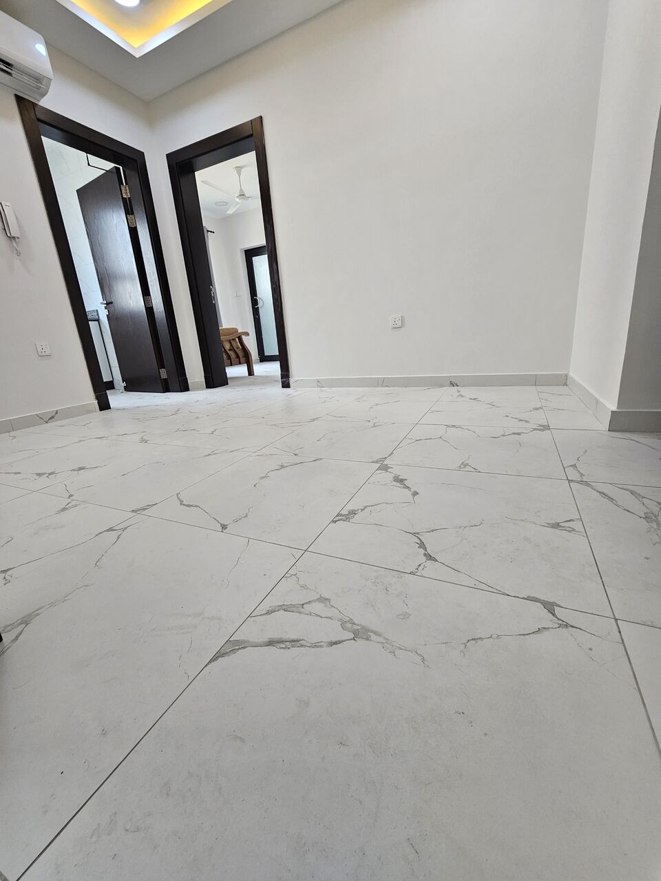 Salmaniya, Apartments, Flats, Houses & Villas, 2 BHK FAMILY FLAT. Rent. 230 BD Only With EWA &Semi Furnished And PARKING @SALMANIYA.