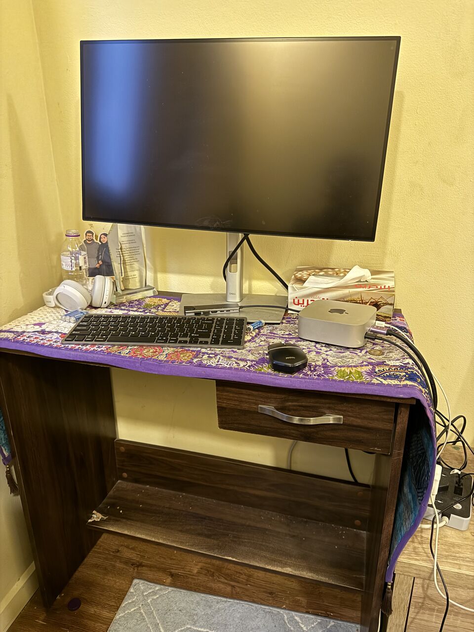 Tubli, Furniture, BHD 10,  Computer Chair , Computer Table  And Display For Sale