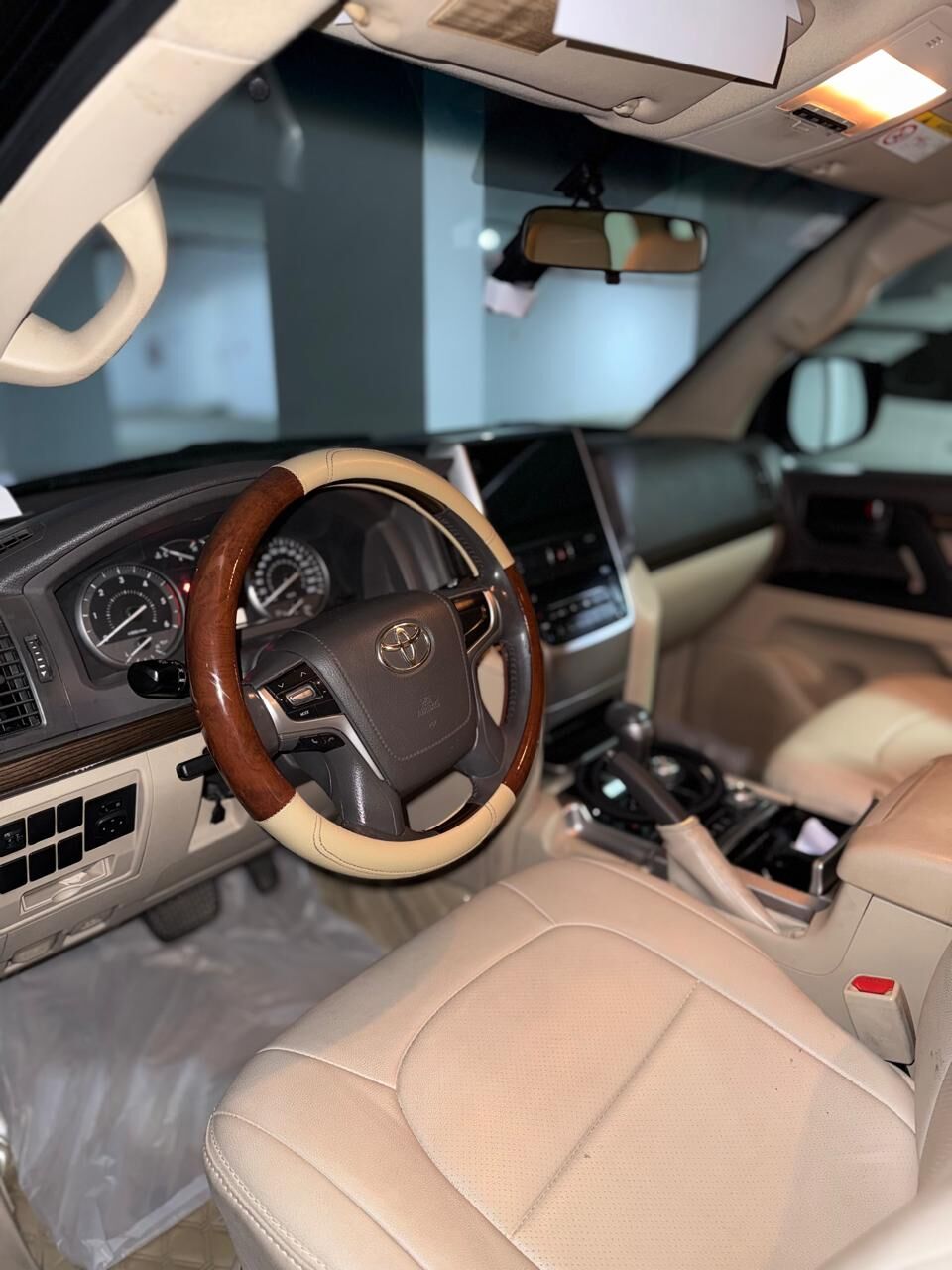 Riyadh, Vehicles, Cars & Trucks , SAR 145000,  Toyota Land Cruiser GXR 1 Diesel V8,  2020,  Automatic,  352000 KM,   &ndash;  &ndash; Excellent Condition Price: SAR 145,000