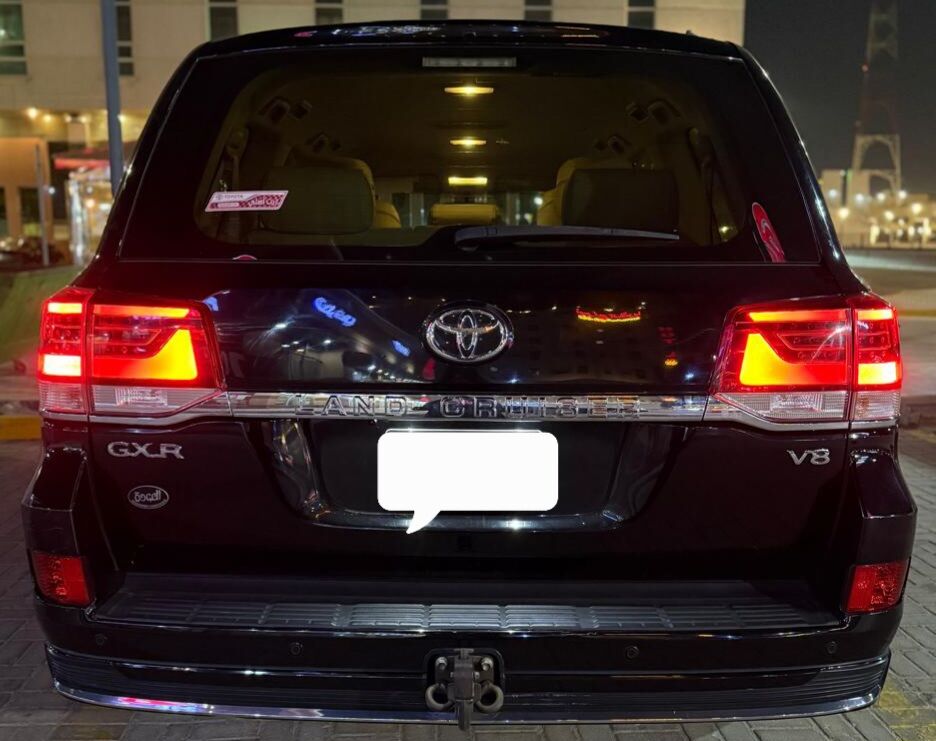 Riyadh, Vehicles, Cars & Trucks , SAR 145000,  Toyota Land Cruiser GXR 1 Diesel V8,  2020,  Automatic,  352000 KM,   &ndash;  &ndash; Excellent Condition Price: SAR 145,000