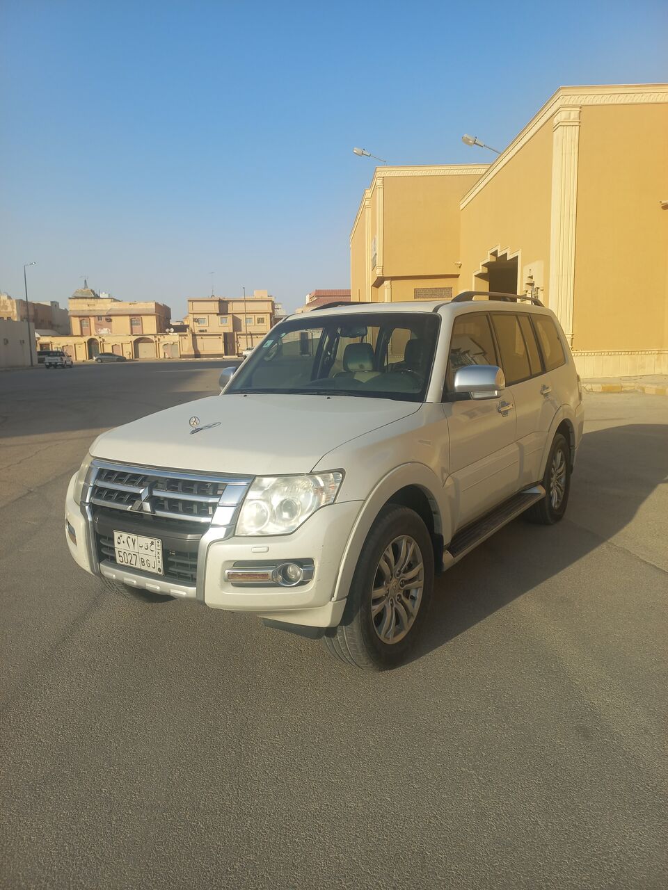 Riyadh, Vehicles, Cars & Trucks , SAR 40000,  Mitsubishi Pajero,  2015,  Automatic,  346 KM,  Pajero  Full Option