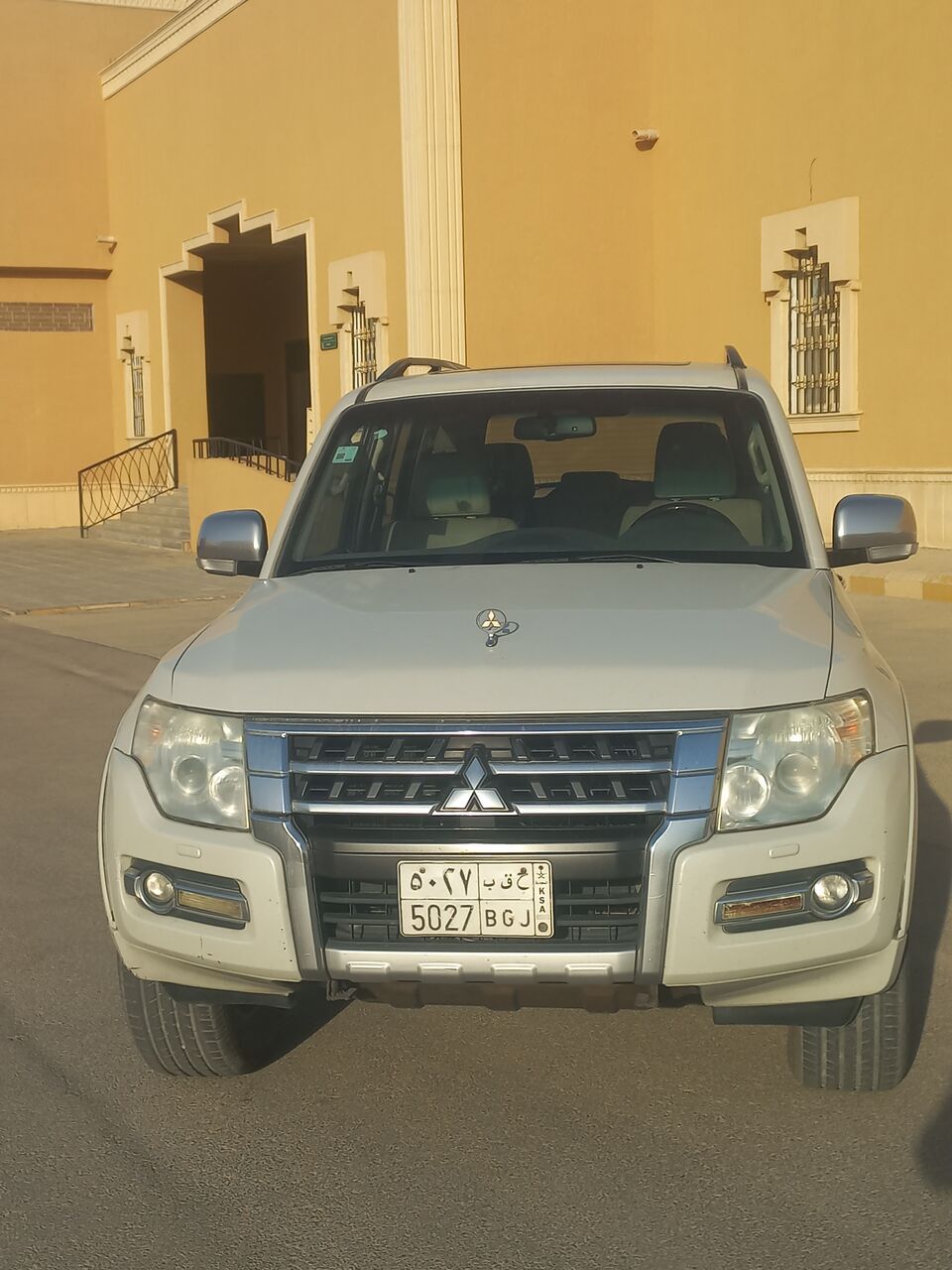 Riyadh, Vehicles, Cars & Trucks , SAR 40000,  Mitsubishi Pajero,  2015,  Automatic,  346 KM,  Pajero  Full Option