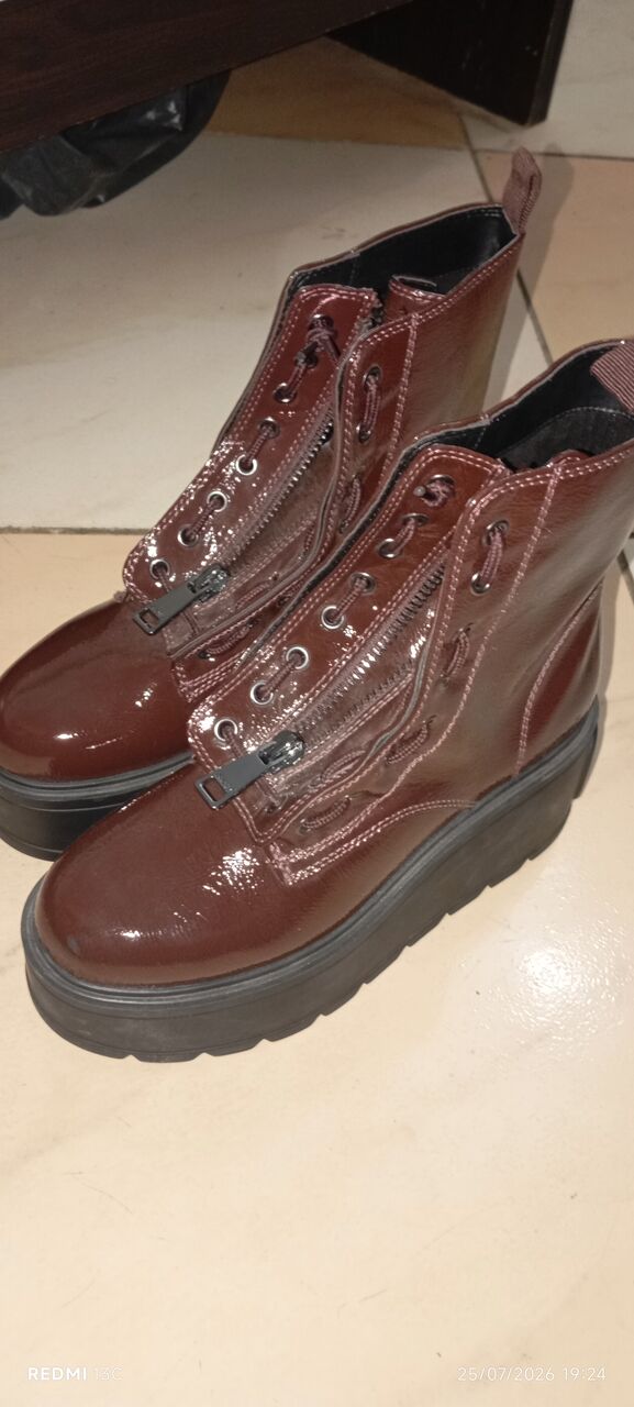 Riyadh, Clothing & Accessories, SAR 180,  DKNY Brand New Boots