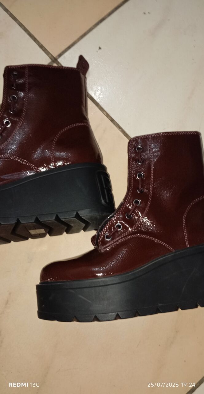Riyadh, Clothing & Accessories, SAR 180,  DKNY Brand New Boots