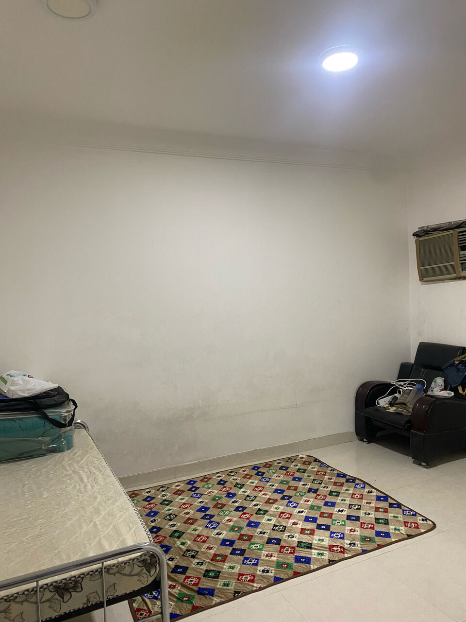 Hara, Bedspace For Rent, SAR 1000/month,  Single And Separated Room For Rent : Execute Batchelor.   Room Available For Immediate Shi