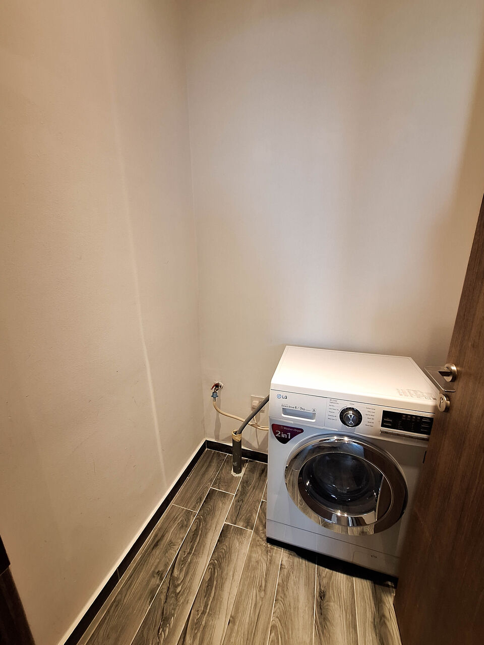 Janabiya, Apartments, Flats, Houses & Villas, BHD 350/month,  Furnished,  1 BR,  For Rent A Fully-furnished Apartment In Janabiyah Area Close To El Mercado Mall Including