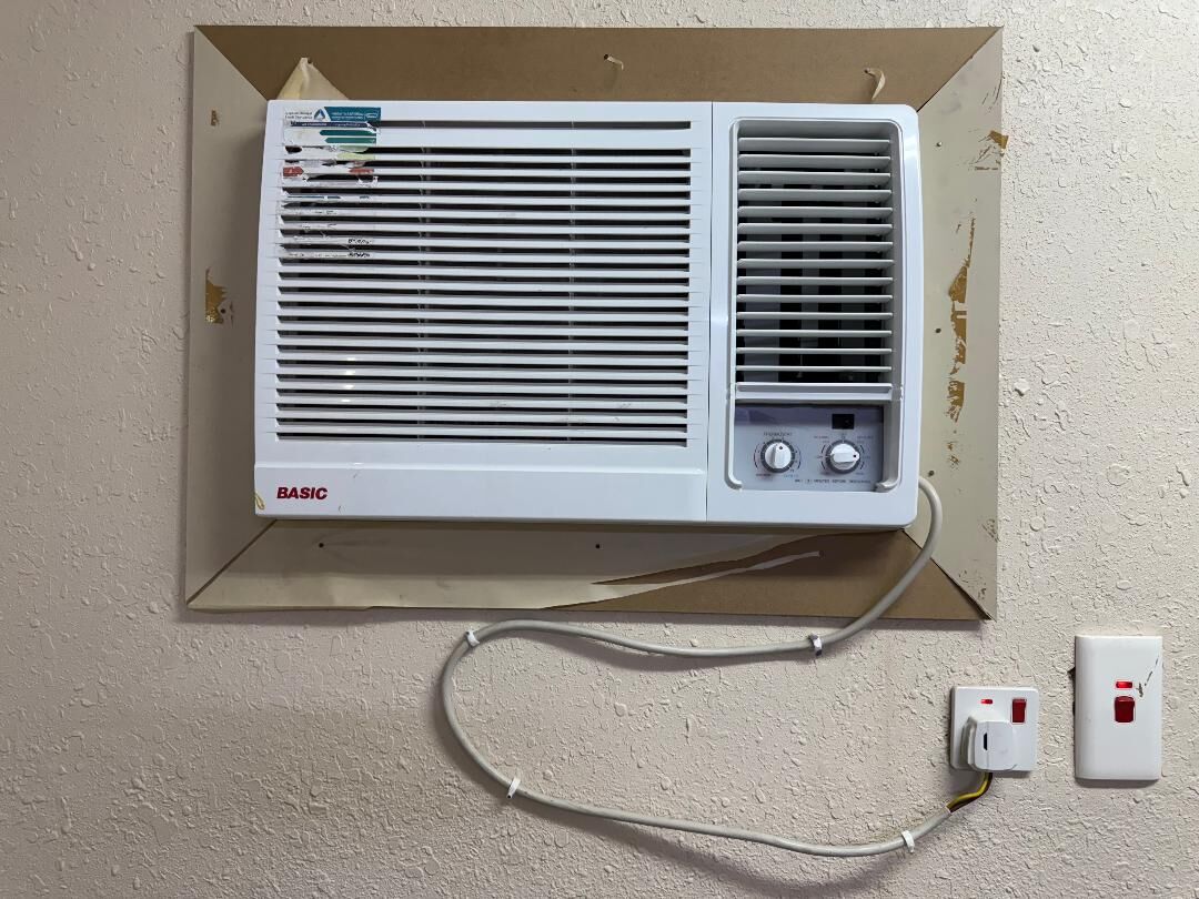 Jubail, Air Conditioners, SAR 900,  Basic Window AC Two Ton (Cold/Hot)  For Sale , Single Handled (Dakhl Mahdood)