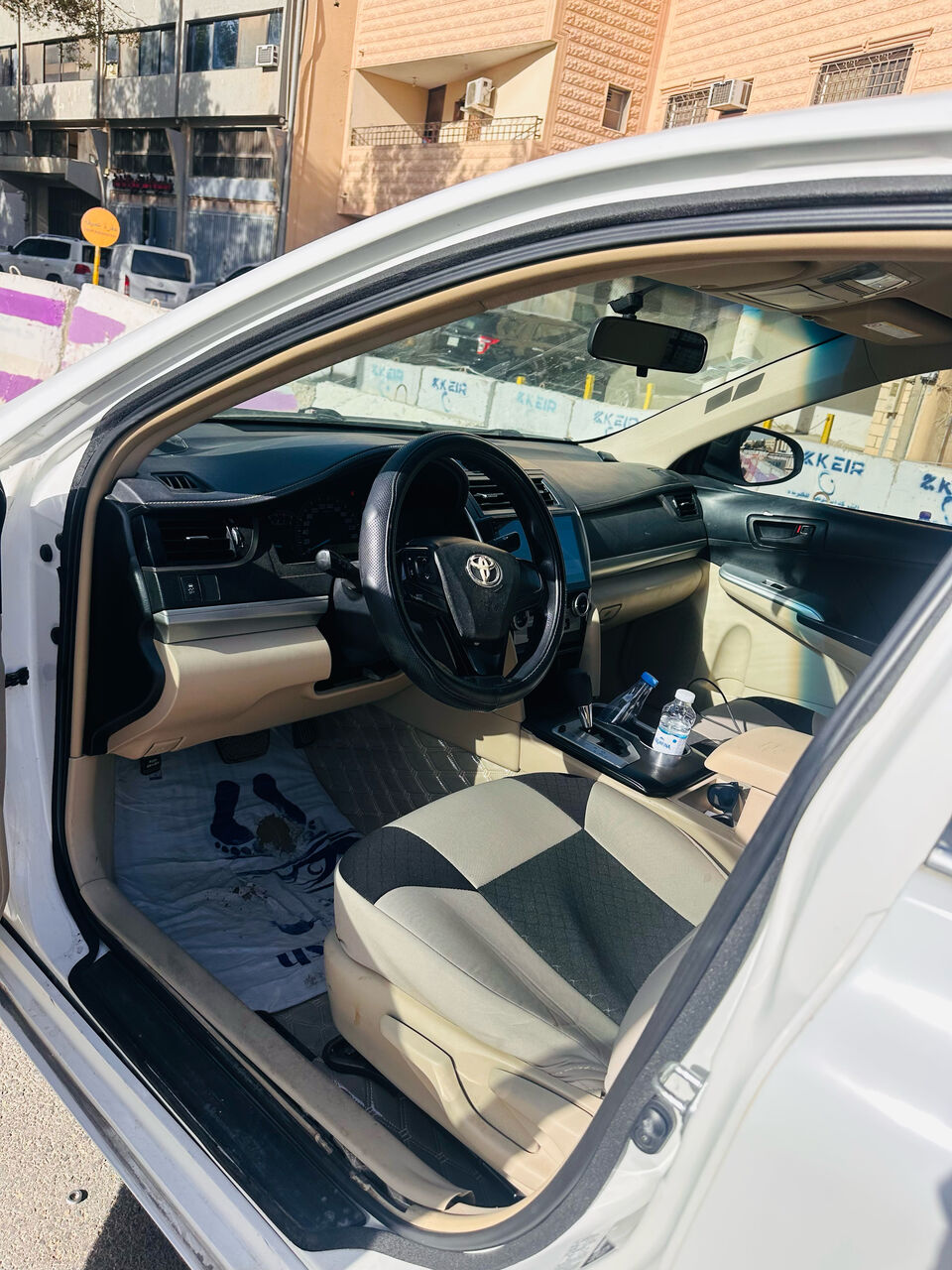 Riyadh, Vehicles, Cars & Trucks , SAR 35000,  Toyota Camry,  2017,  Automatic,  350000 KM,  Toyota Camery - Mid Option For Sale