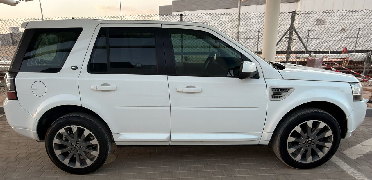 Al Qadisiyah, Vehicles, Cars & Trucks , SAR 30000,  Land Rover LR2,  2015,  Automatic,  245000 KM,