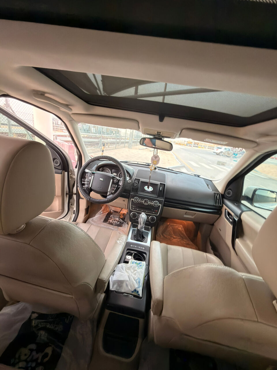 Al Qadisiyah, Vehicles, Cars & Trucks , SAR 30000,  Land Rover LR2,  2015,  Automatic,  245000 KM,
