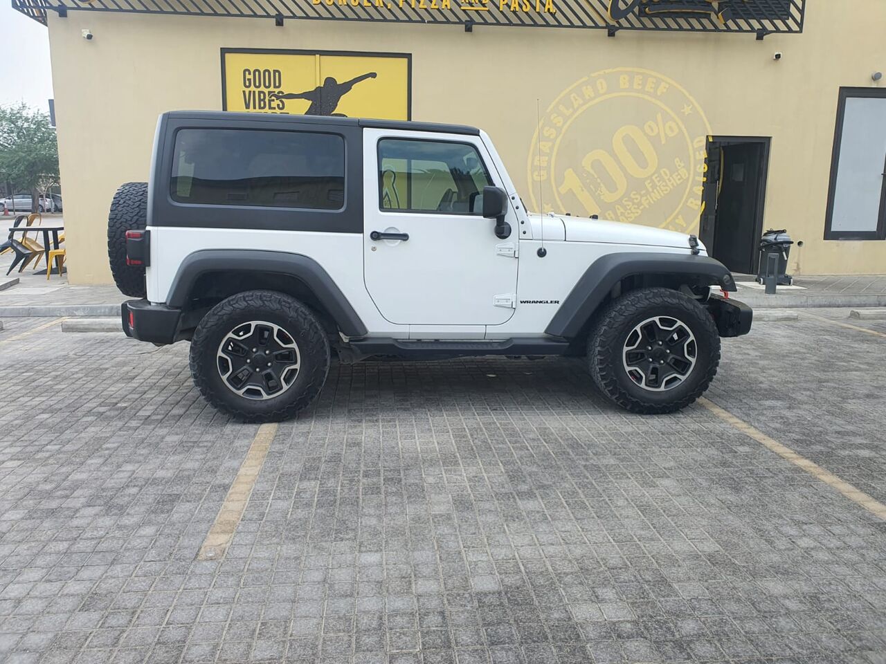 Saar, Vehicles, Cars & Trucks , BHD 5900,  Jeep Wagoneer SPORT,  2017,  Automatic,  139000 KM,  Jeep Wrangler Sport