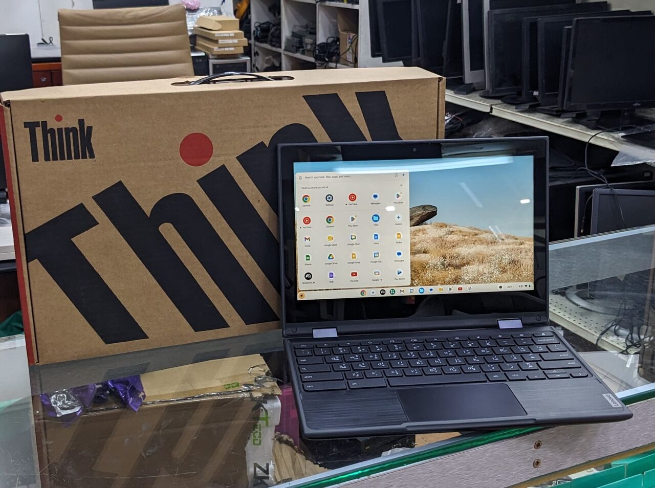 Manama, Tablet Computers, BHD 27,  Lenovo 2-in-1 Chromebook+Tablet 11.6" Touch Screen 32GB Memory 4GB RAM With Box