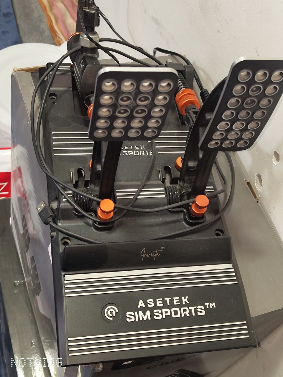 Olaya, Computers, SAR 1200,  Asetek SimSports Invicta Hydraulic Sim Racing Pedals (Brake & Throttle) - Negotiable