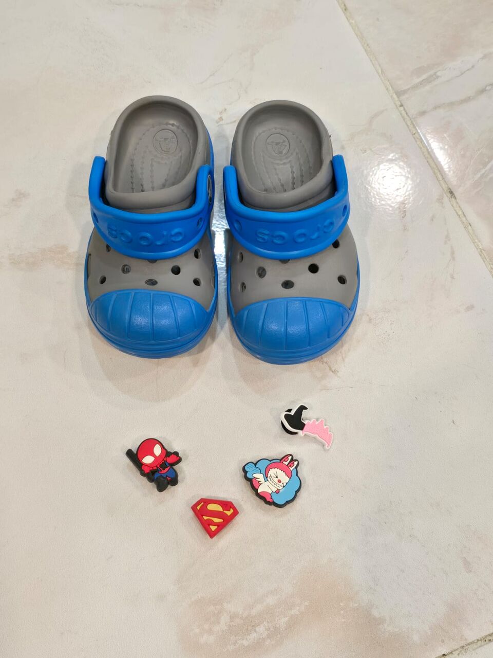 Jeddah, Baby & Kid Stuff, SAR 100,  New Crocs Kids Clogs Size 22-23 With 4 Jibbitz Charms