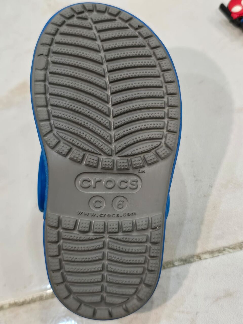 Jeddah, Baby & Kid Stuff, SAR 100,  New Crocs Kids Clogs Size 22-23 With 4 Jibbitz Charms