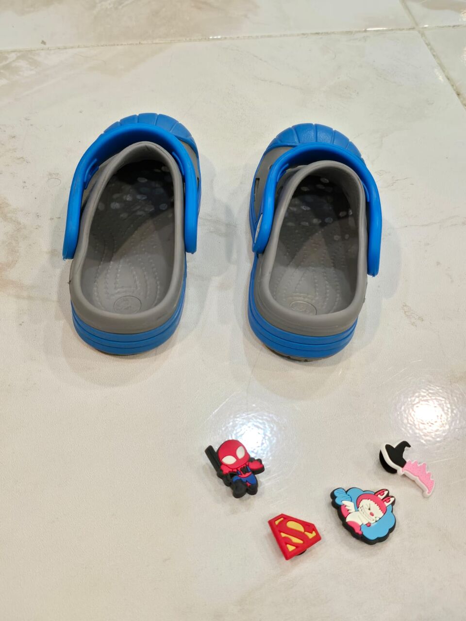 Jeddah, Baby & Kid Stuff, SAR 100,  New Crocs Kids Clogs Size 22-23 With 4 Jibbitz Charms