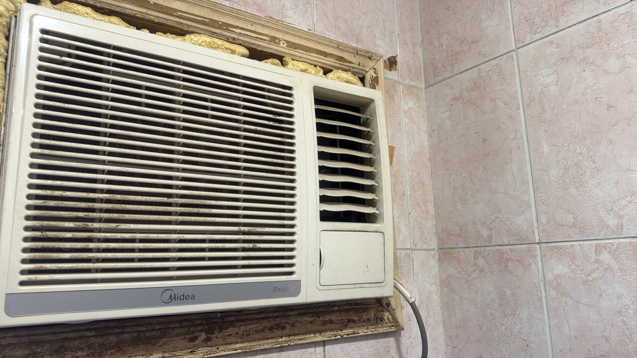 Jeddah, Air Conditioners, SAR 1,  AIR CONDITIONERS FOR SALE ( 4 X Window AC And 1 X Split Ac)