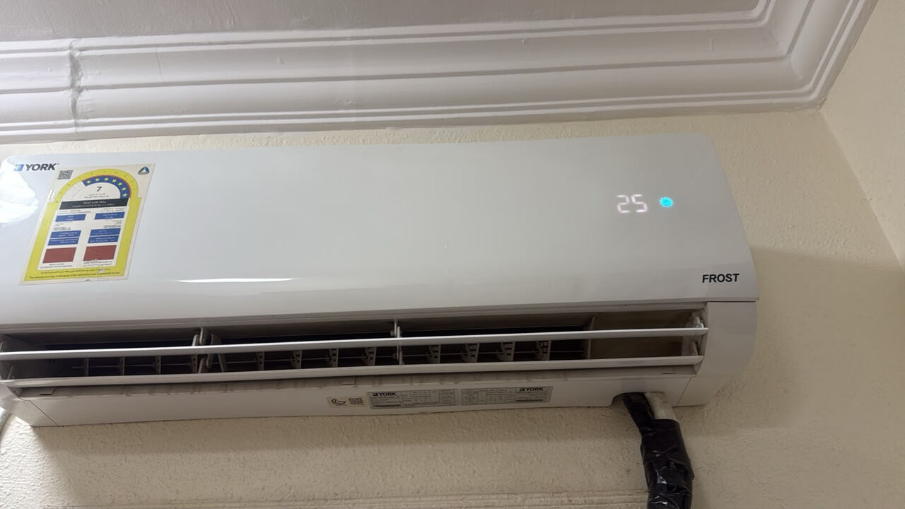 Jeddah, Air Conditioners, SAR 1,  AIR CONDITIONERS FOR SALE ( 4 X Window AC And 1 X Split Ac)