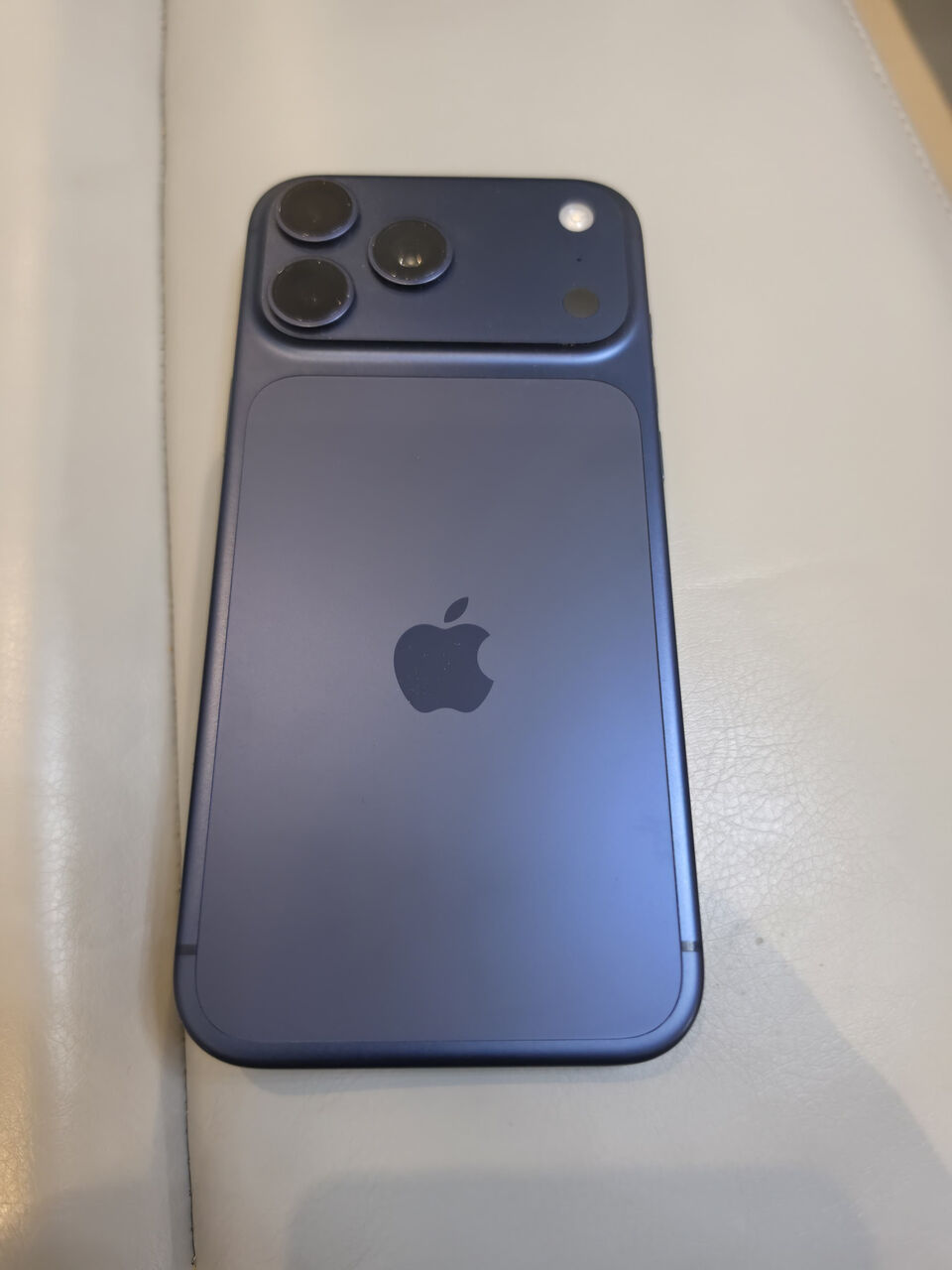 Riyadh, Mobile Phones, SAR 5500,  IPhone 17 Pro Max &ndash; Like New