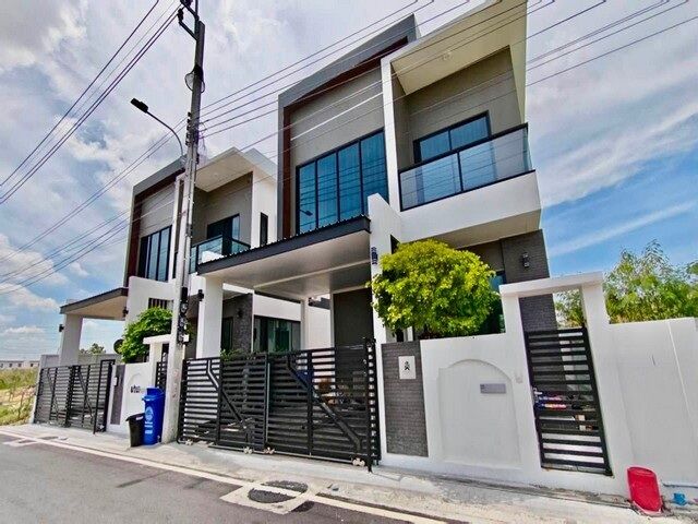 Bangkok, Villas, THB 50000,  35 Sq. Feet,  3-story House For Rent, 4 Bedrooms, Tanaphol Property Project, Bangna Km. 10, Near Mega
