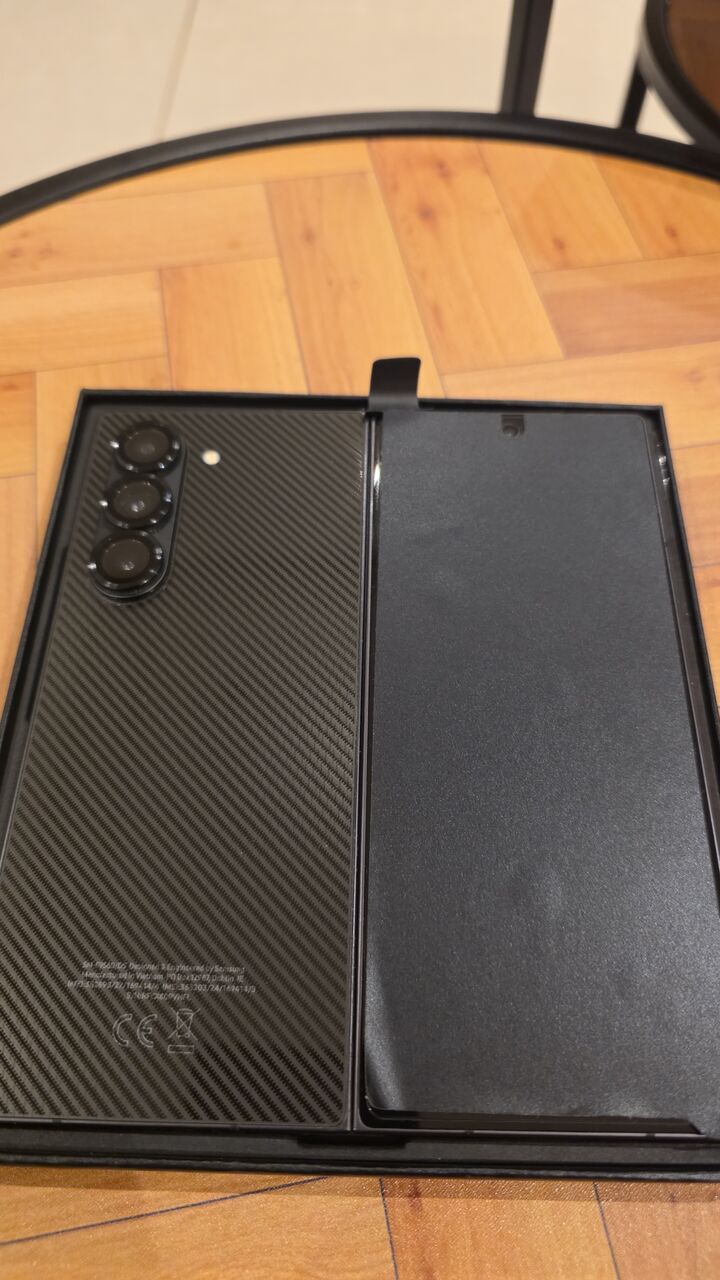 Riyadh, Mobile Phones, SAR 3300,  []MINT CONDITION] Samsung Galaxy Z Fold 6 &ndash; 256GB Carbon Black (Warranty Until June 2027!)