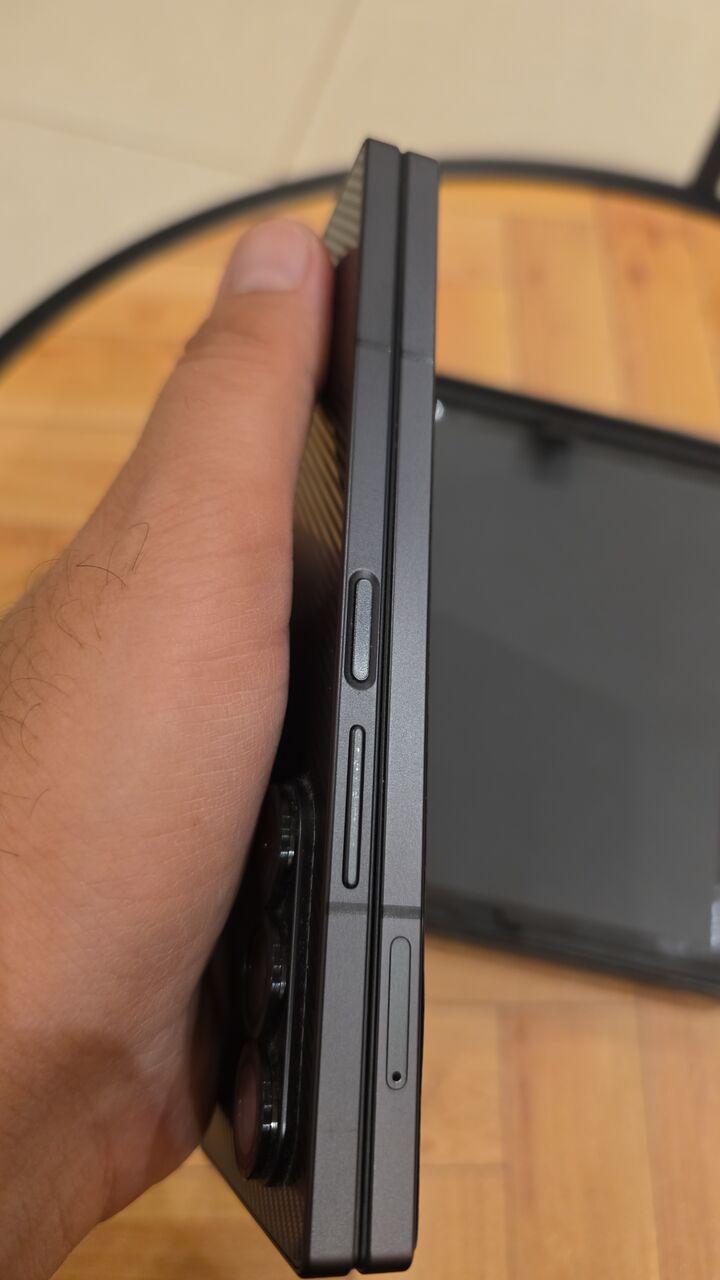 Riyadh, Mobile Phones, SAR 3300,  []MINT CONDITION] Samsung Galaxy Z Fold 6 &ndash; 256GB Carbon Black (Warranty Until June 2027!)