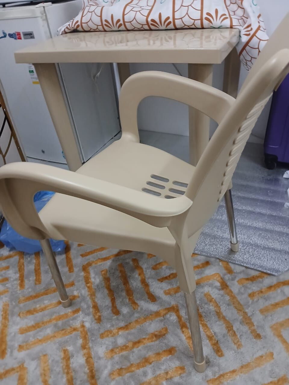Al Sulaymaniyyah, Furniture, SAR 100,  Small Fridge, Microwave, 2 Spring Mattresses And Plastic Table/chair