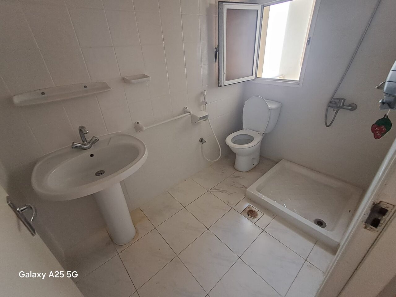 Manama, Apartments, Flats, Houses & Villas, BHD 180/month,  2 BR,  2 Bedroom In Seef Without Ewa