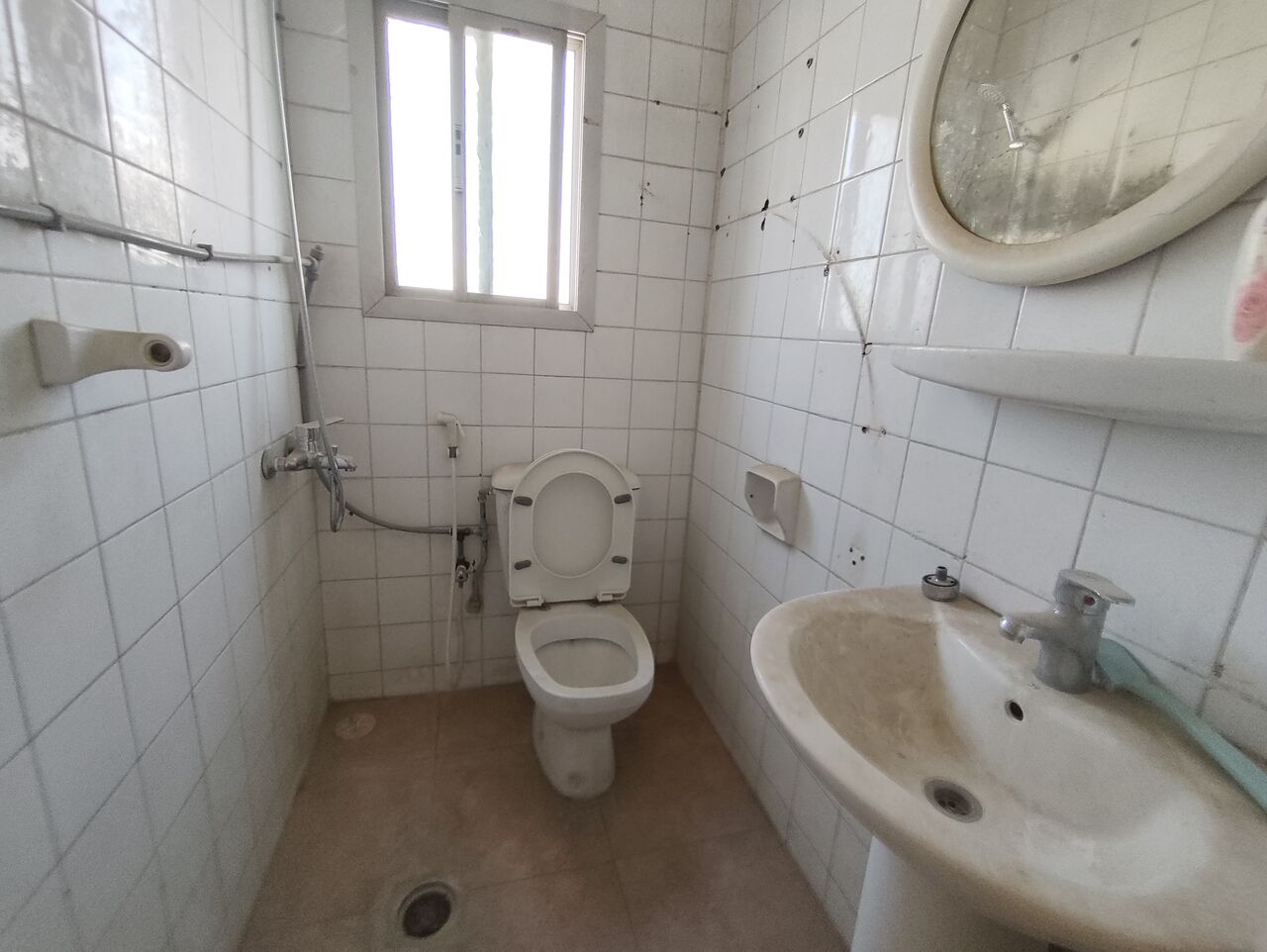 Hidd, Apartments, Flats, Houses & Villas, BHD 130/year,  1 BR,  Hidd:- Rooftop Studio Flat On Rent With Ewa..