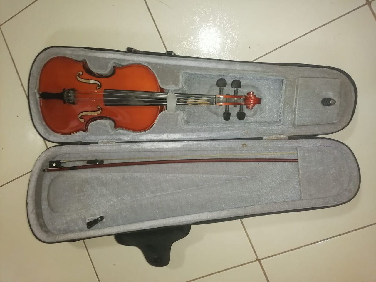 Olaya, Musical Instruments, SAR 125,  Violin With Hard Case